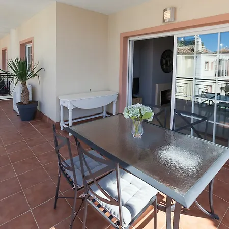 Golf Heaven Swimming Pool Views Apartment *